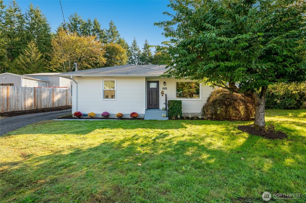 Photo of 1815 Bickford Avenue, Snohomish, WA 98290 (MLS # 2440967)