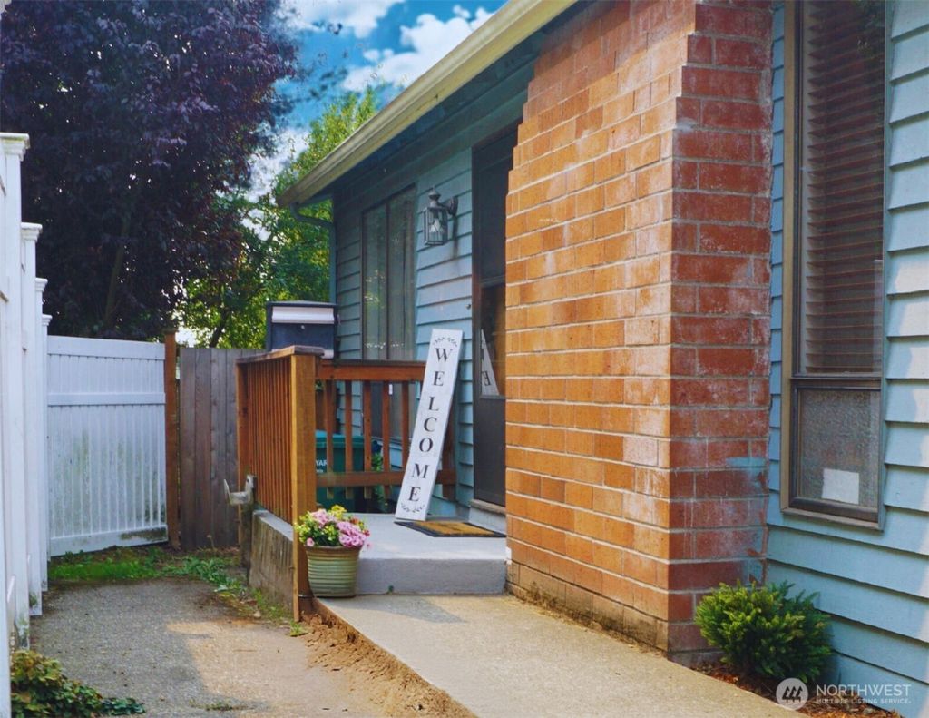 Photo of 5109 S Myrtle Street, Seattle, WA 98118 (MLS # 2396169)