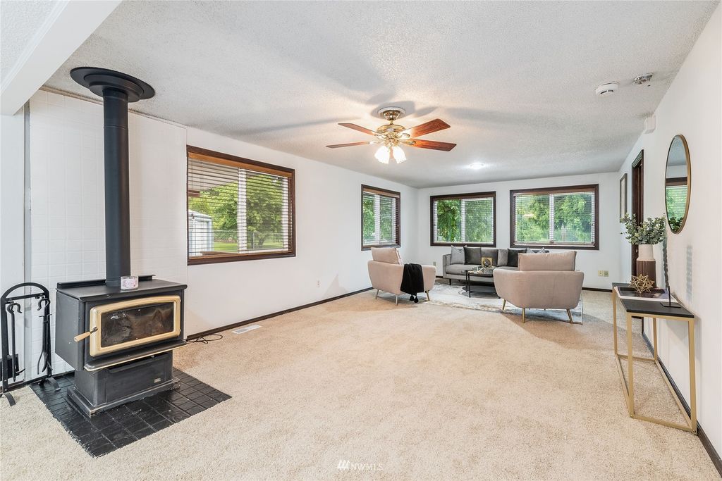 Photo of 36645 48th Avenue S, Auburn, WA 98001 (MLS # 1949876)