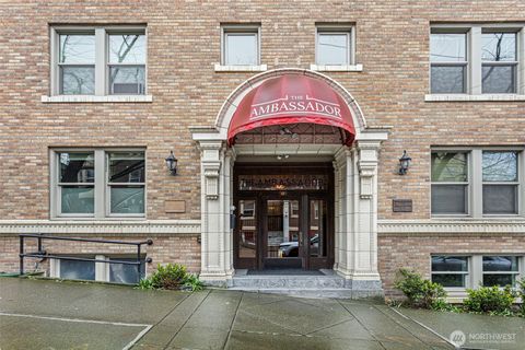 Photo of 505 E Denny Way #A305, Seattle, WA 98122 (MLS # 2488670)