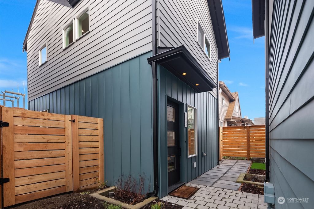 Photo of 1436 22nd Avenue, Seattle, WA 98122 (MLS # 2330971)