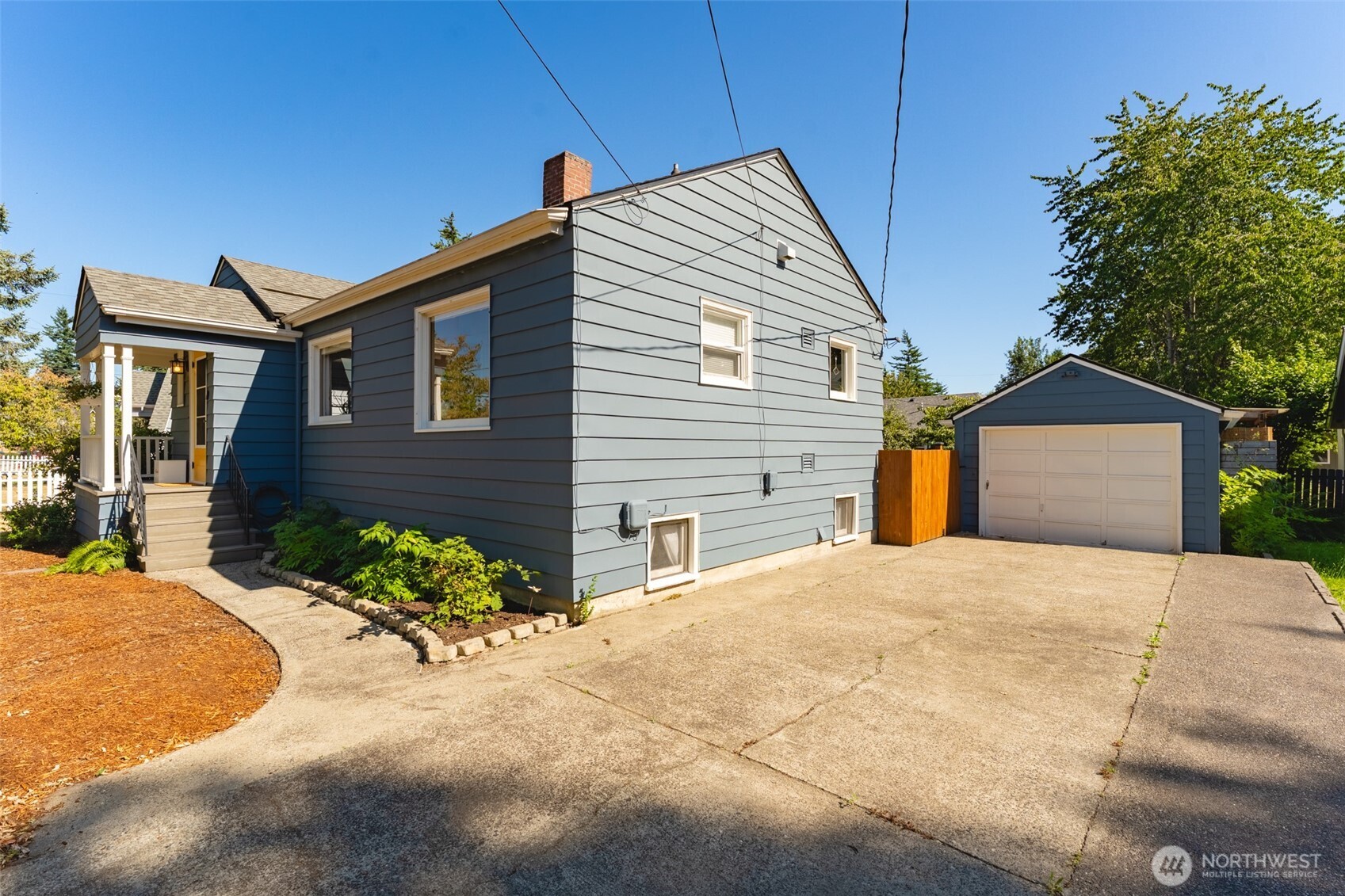 2803 Cottonwood Avenue