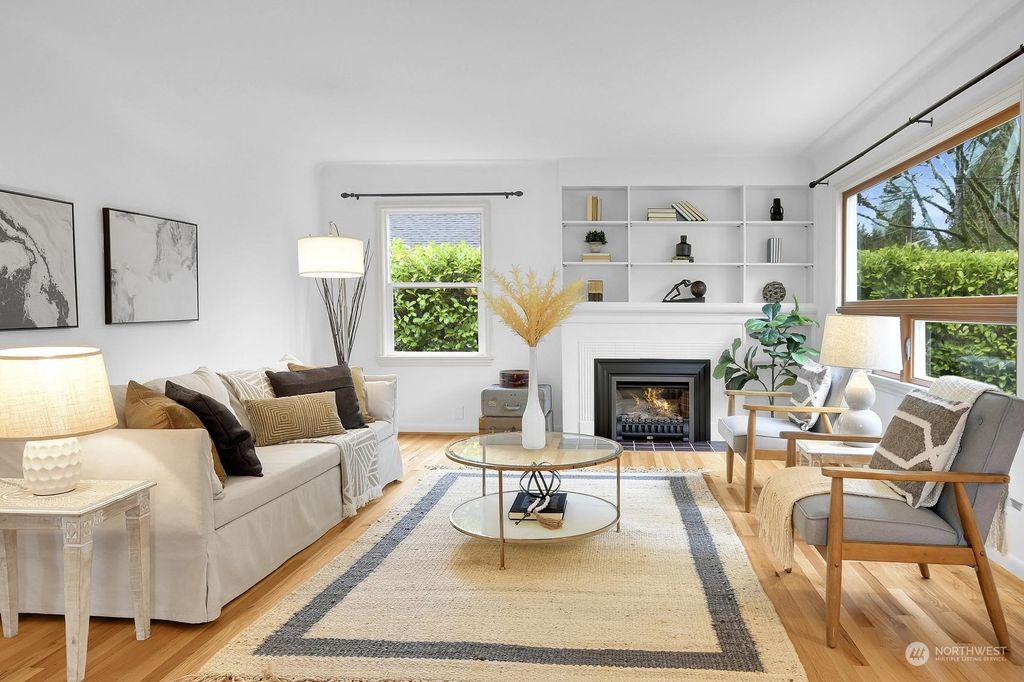 Photo of 2021 NE 105th Street, Seattle, WA 98125 (MLS # 2202072)