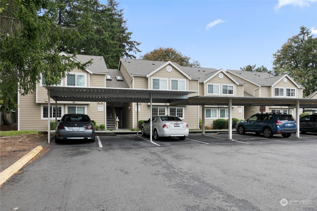 Photo of 1847 S 286th Lane #U102, Federal Way, WA 98003 (MLS # 2302467)