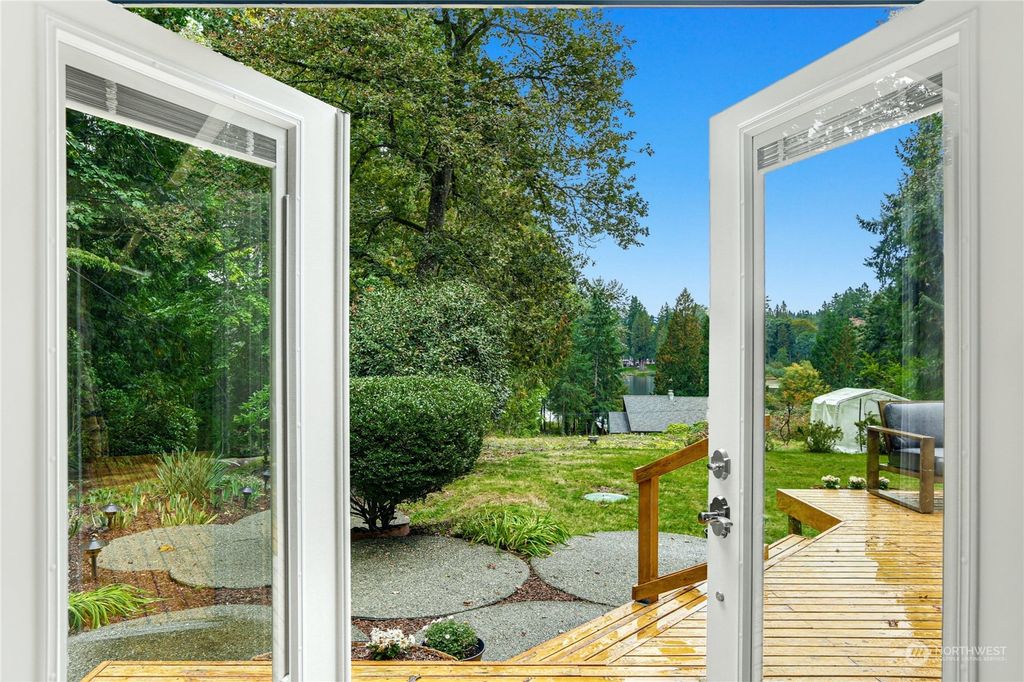 Photo of 14009 W Lake Kathleen Drive, Renton, WA 98059 (MLS # 2215308)