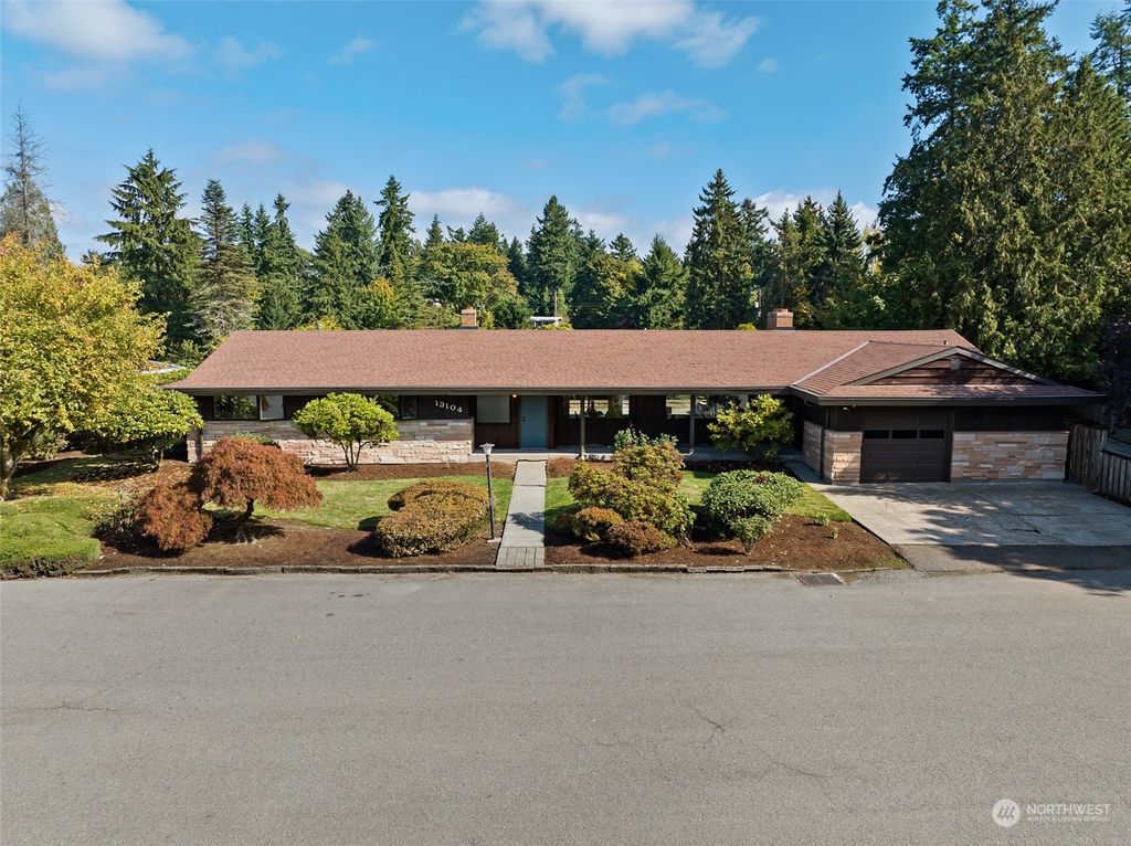 Photo of 13104 Shorewood Drive SW, Burien, WA 98146 (MLS # 2169635)