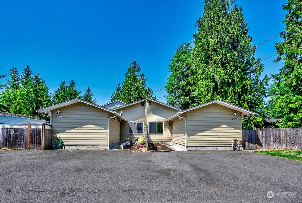 Photo of 3520 132nd Street SW, Lynnwood, WA 98087 (MLS # 2217386)