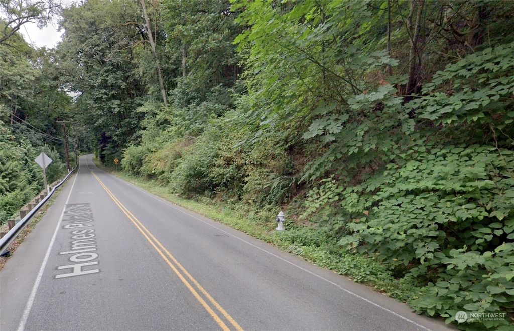 Photo of 0 Holmes Point Drive NE, Kirkland, WA 98034 (MLS # 2295227)