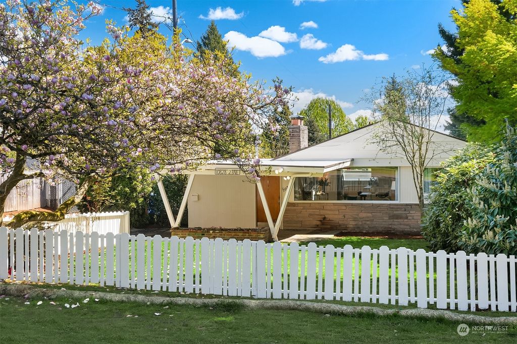 Photo of 10828 23rd Avenue NE, Seattle, WA 98125 (MLS # 2224628)