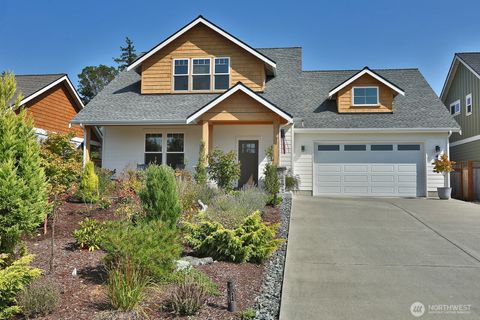 Photo of 4967 Eagle Ridge Drive, Freeland, WA 98249 (MLS # 2428526)
