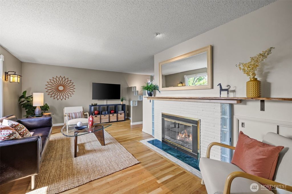 Photo of 3016 NW 74th Street, Seattle, WA 98117 (MLS # 2428942)