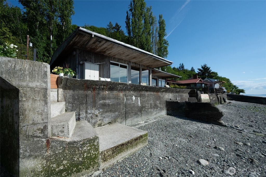 Photo of 8204 Naketa Beach Walk, Mukilteo, WA 98275 (MLS # 2383045)