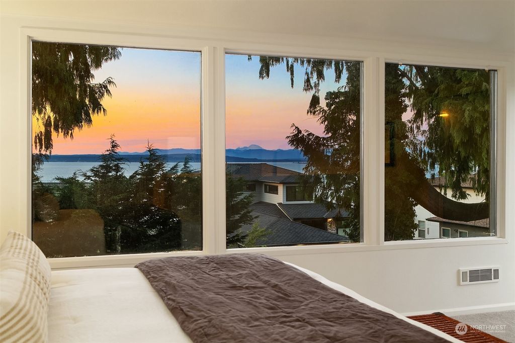 Photo of 2405 Taylor Drive, Everett, WA 98203 (MLS # 2140089)