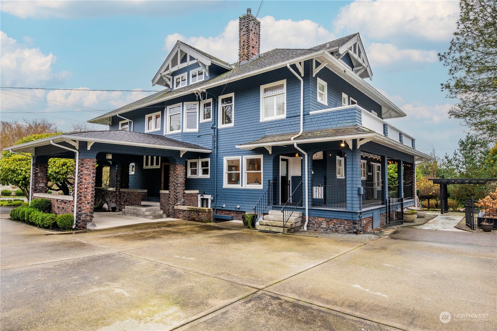 312 Avenue D