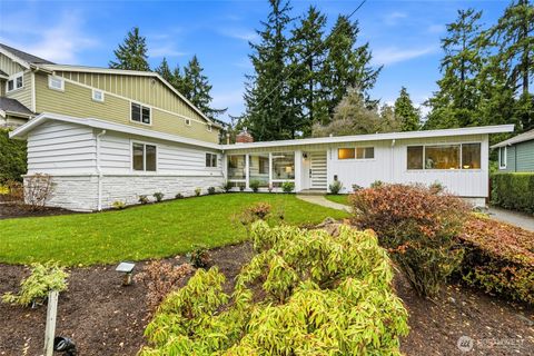 Photo of 11024 SE 27th Place, Bellevue, WA 98004 (MLS # 2460899)