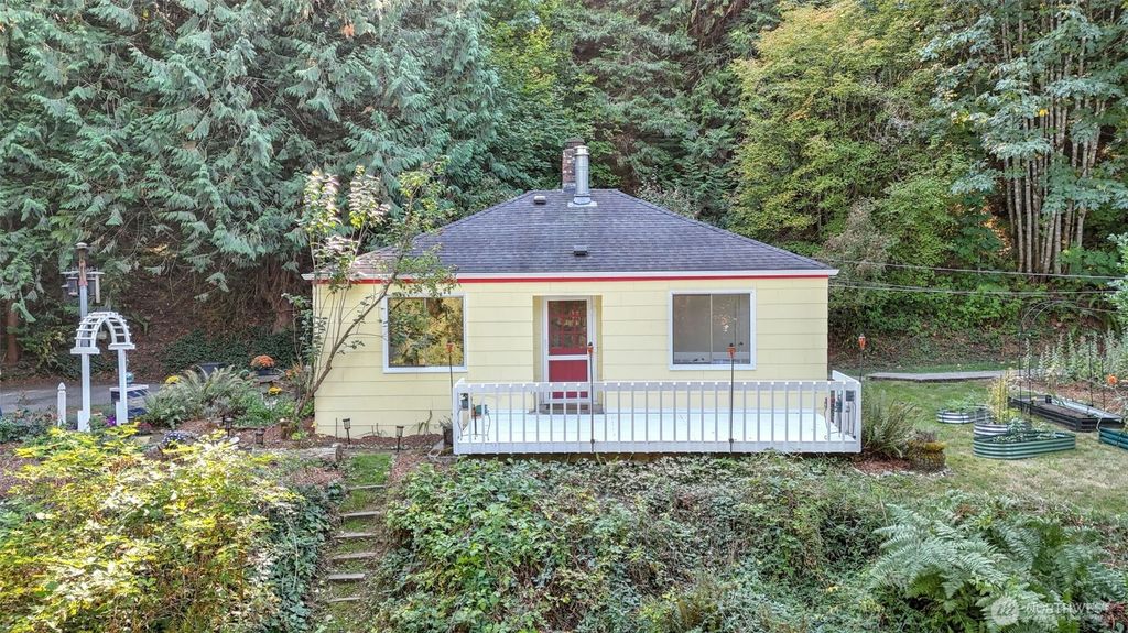 Photo of 12450 186th Place SE, Renton, WA 98059 (MLS # 2435462)