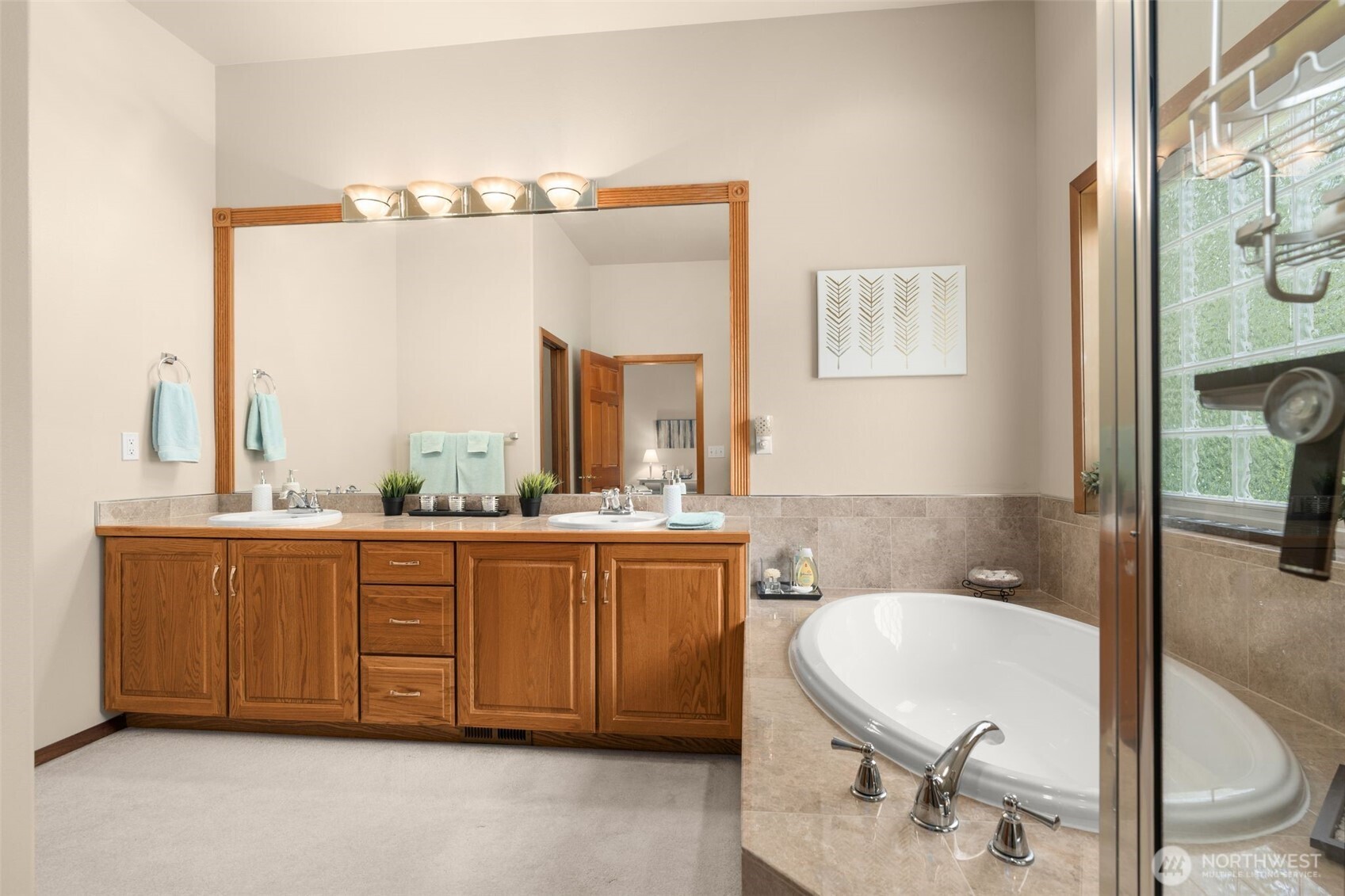 Issaquah, Washington 98027, United States, 4 Bedrooms Bedrooms, ,4 BathroomsBathrooms,Residential,Active,139615