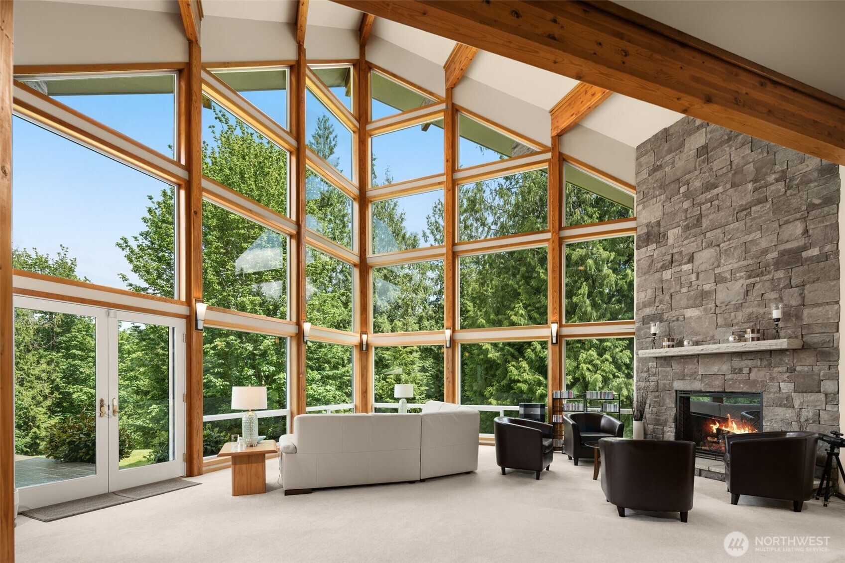 Issaquah, Washington 98027, United States, 4 Bedrooms Bedrooms, ,4 BathroomsBathrooms,Residential,Active,139615