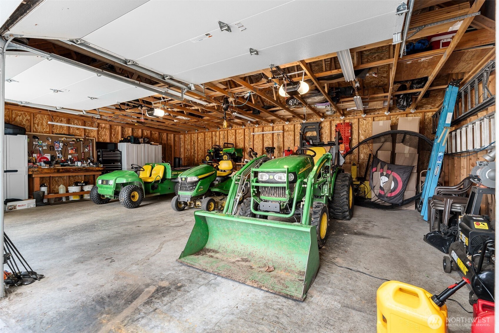 Issaquah, Washington 98027, United States, 4 Bedrooms Bedrooms, ,4 BathroomsBathrooms,Residential,Active,139615