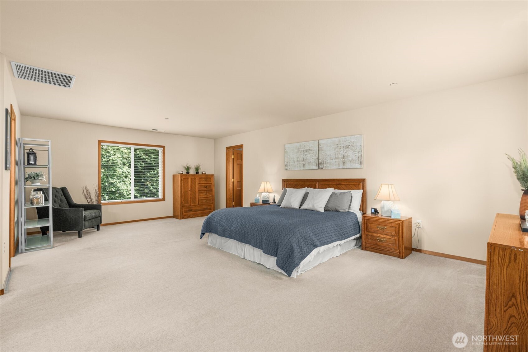 Issaquah, Washington 98027, United States, 4 Bedrooms Bedrooms, ,4 BathroomsBathrooms,Residential,Active,139615