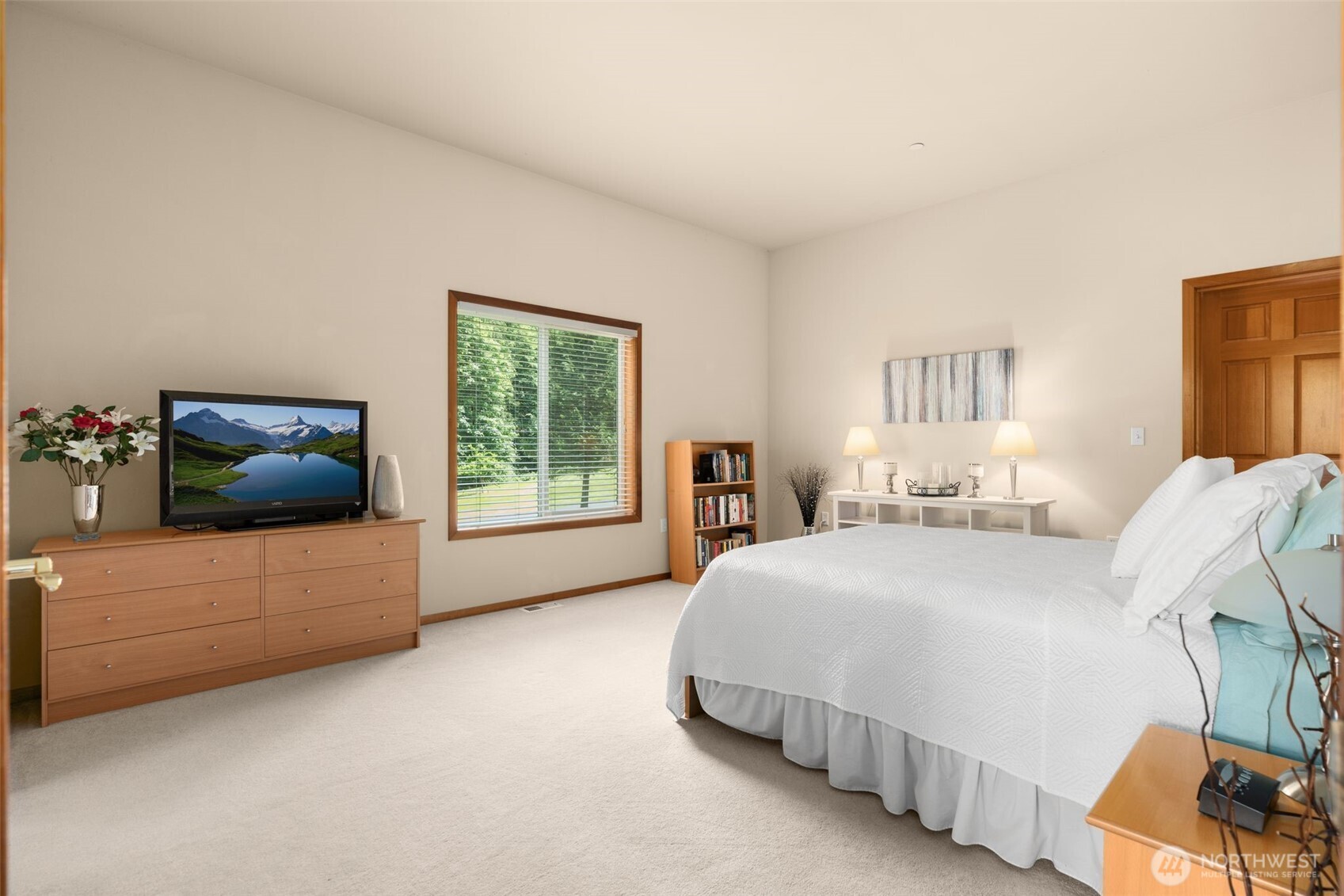 Issaquah, Washington 98027, United States, 4 Bedrooms Bedrooms, ,4 BathroomsBathrooms,Residential,Active,139615