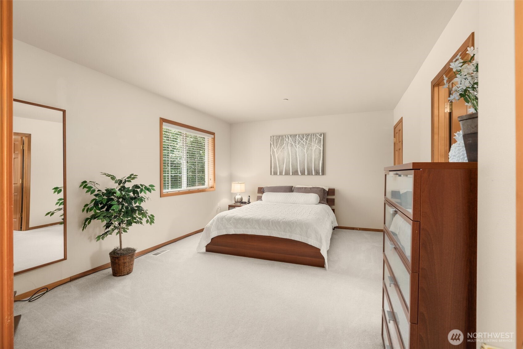 Issaquah, Washington 98027, United States, 4 Bedrooms Bedrooms, ,4 BathroomsBathrooms,Residential,Active,139615