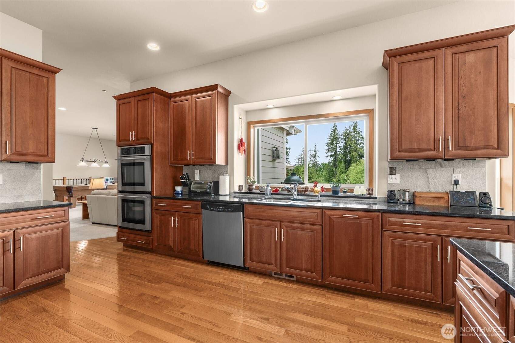 Issaquah, Washington 98027, United States, 4 Bedrooms Bedrooms, ,4 BathroomsBathrooms,Residential,Active,139615