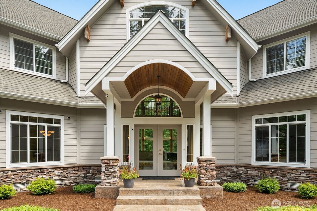 Photo of 19703 SE 128th Way, Issaquah, WA 98027 (MLS # 2382297)