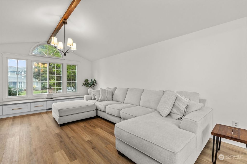 Photo of 1313 S 236th Place, Des Moines, WA 98198 (MLS # 2229176)