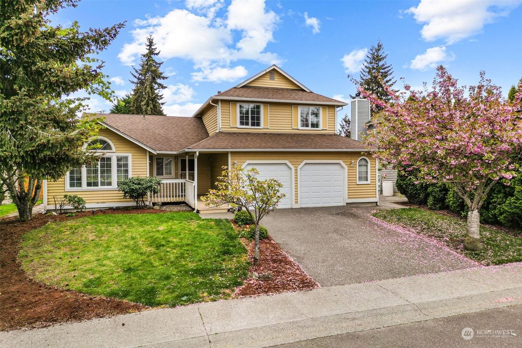 Photo of 1313 S 236th Place, Des Moines, WA 98198 (MLS # 2229176)