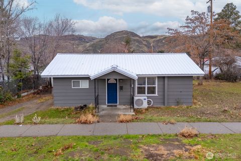 Photo of 606 Spruce Street, Coulee Dam, WA 99116 (MLS # 2460480)
