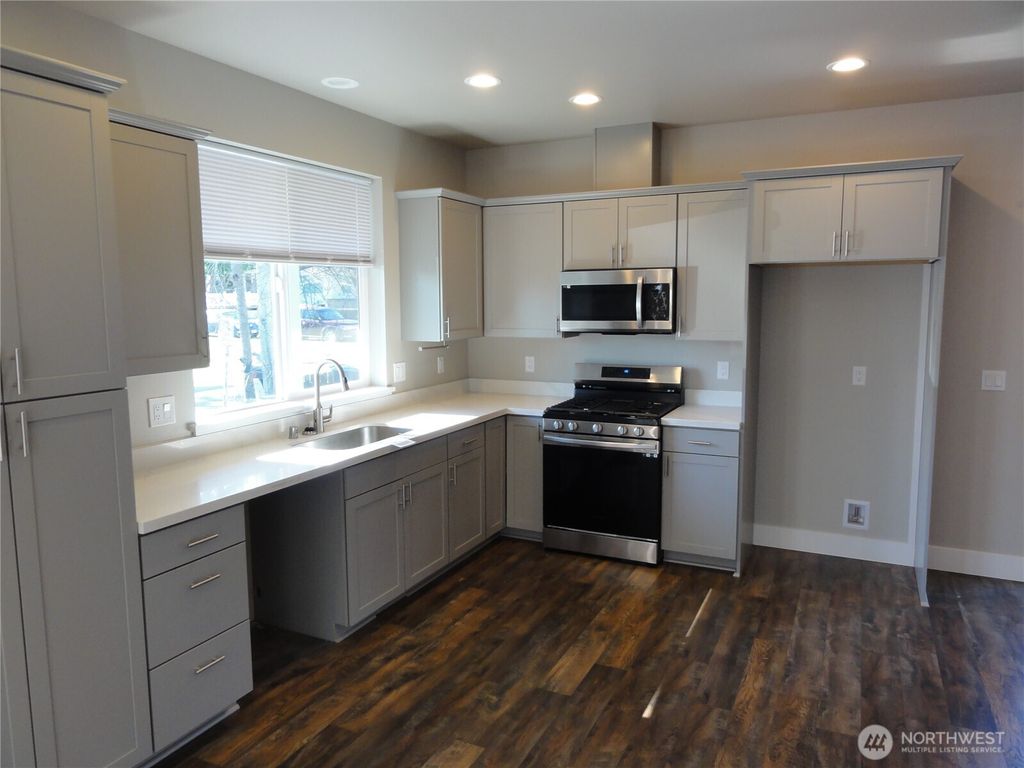 Photo of 1724 14th Street, Bremerton, WA 98337 (MLS # 2492996)