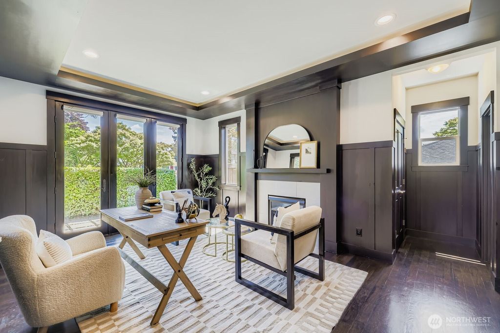 Photo of 3117 109th Avenue SE, Bellevue, WA 98004 (MLS # 2412812)