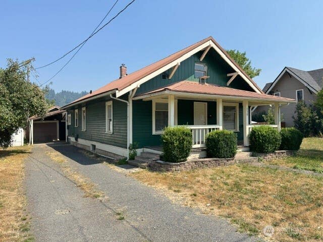 Photo of 538 SW Chehalis Avenue, Chehalis, WA 98532 (MLS # 2567528)