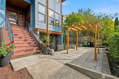 Photo of 826 30th Avenue, Seattle, WA 98122 (MLS # 2582277)