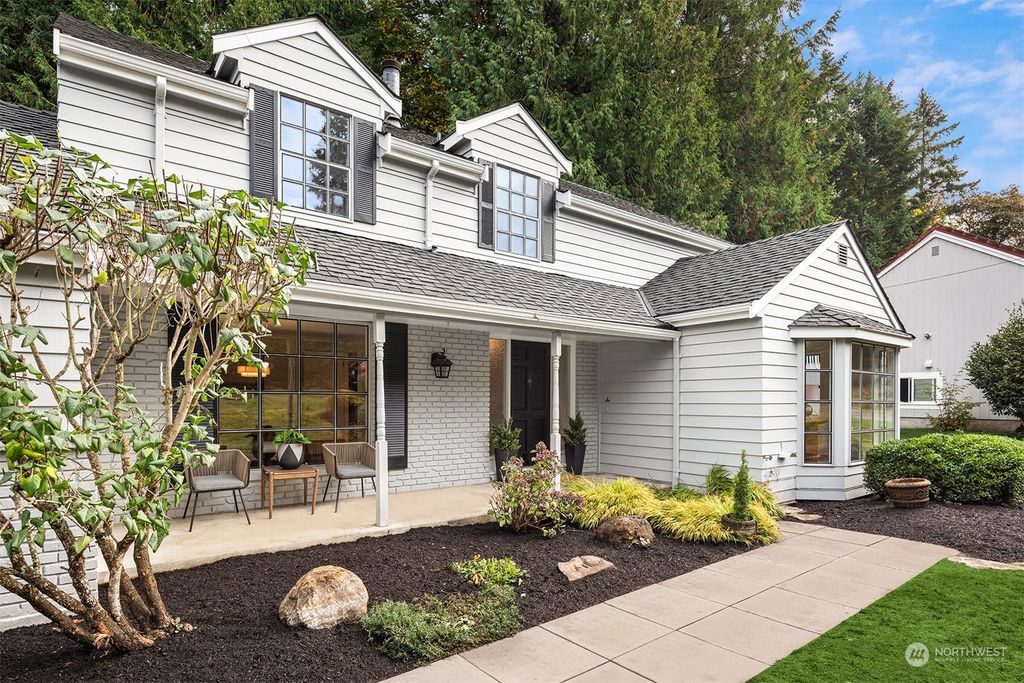 Photo of 3206 102nd Avenue NE, Bellevue, WA 98004 (MLS # 2307574)