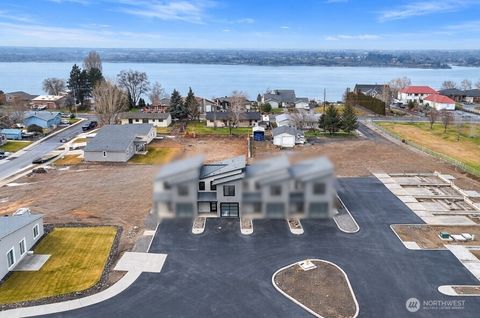 Photo of 601 Dorsing Street #D21, Moses Lake, WA 98837 (MLS # 2491355)