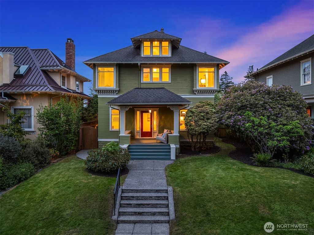 Photo of 712 17th Avenue E, Seattle, WA 98112 (MLS # 2367154)