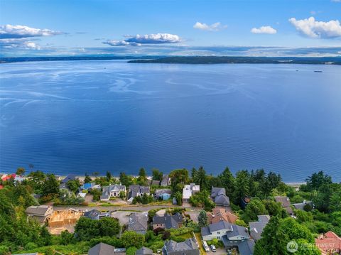 Photo of 2832 SW 171st Street, Burien, WA 98166 (MLS # 2536697)