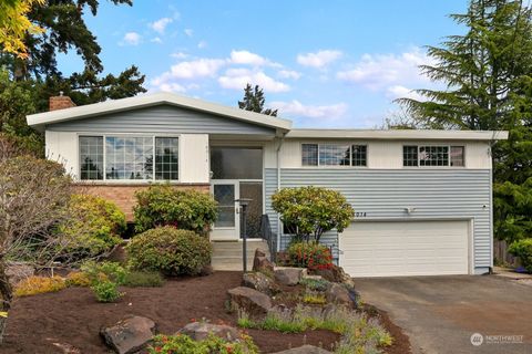 Photo of 18014 Wayne Avenue N, Shoreline, WA 98133 (MLS # 2066414)
