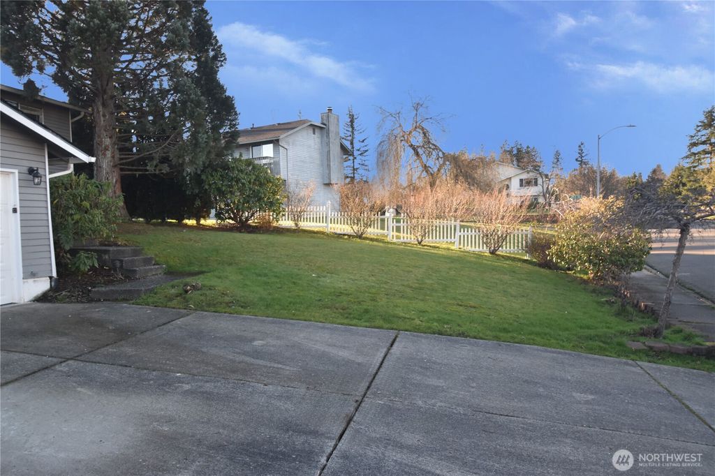 Photo of 6802 88th Place NE, Marysville, WA 98270 (MLS # 2474546)