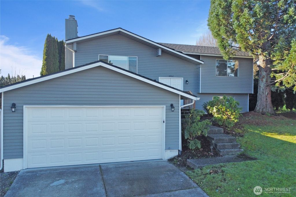 Photo of 6802 88th Place NE, Marysville, WA 98270 (MLS # 2474546)