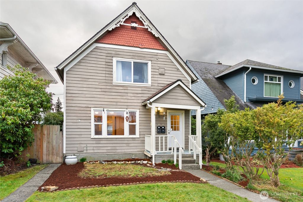Photo of 2108 Colby Avenue, Everett, WA 98201 (MLS # 2340284)