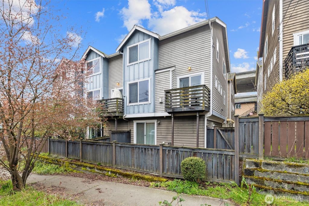 Photo of 4005 7th Avenue NE, Seattle, WA 98105 (MLS # 2491798)