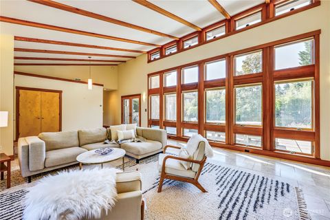 7870 NE Koura Farm Drive Bainbridge Island WA 98110