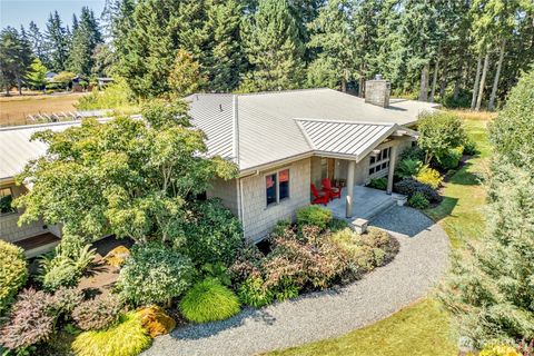 7870 NE Koura Farm Drive Bainbridge Island WA 98110