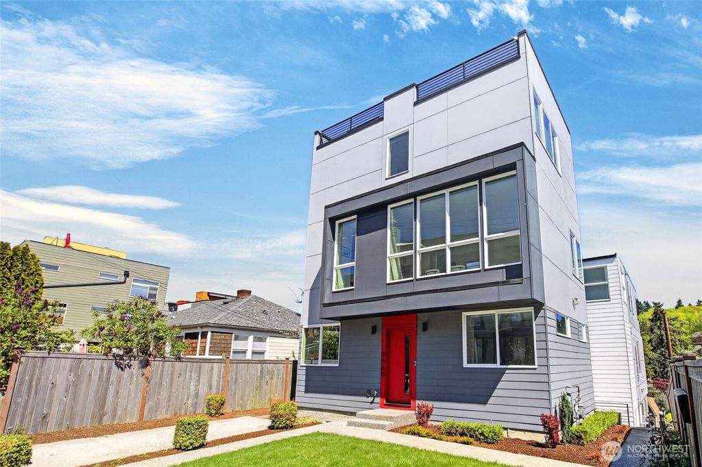 Photo of 5560 15th Avenue S, Seattle, WA 98108 (MLS # 2500712)