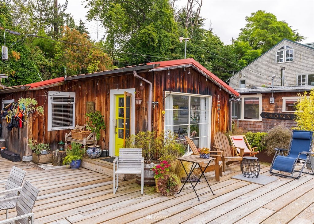 Photo of 5619 Seaview Avenue NW, Seattle, WA 98107 (MLS # 1967897)