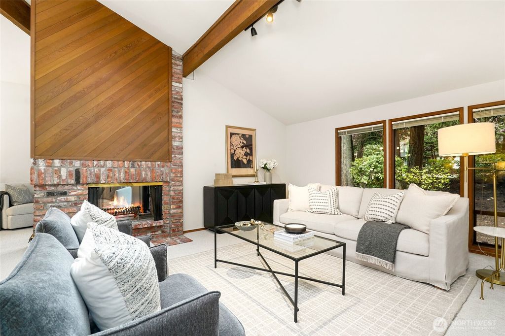 Photo of 2518 Sahalee Drive East Dr, Sammamish, WA 98074 (MLS # 2528830)
