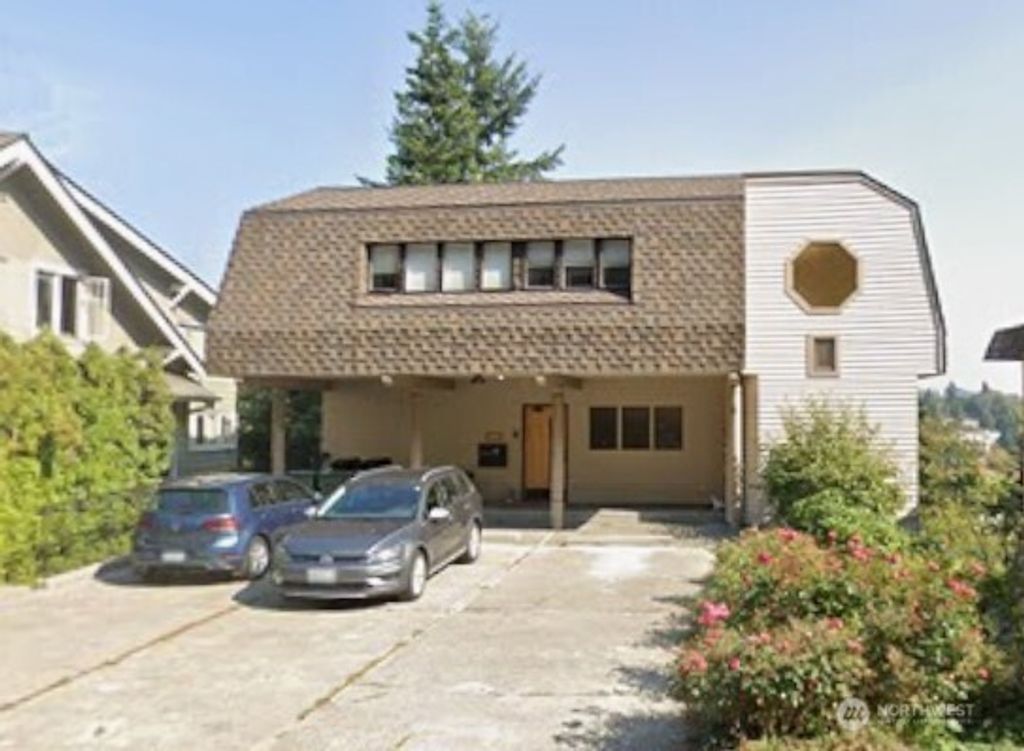 Photo of 5228 21st Avenue NE, Seattle, WA 98105 (MLS # 2503799)